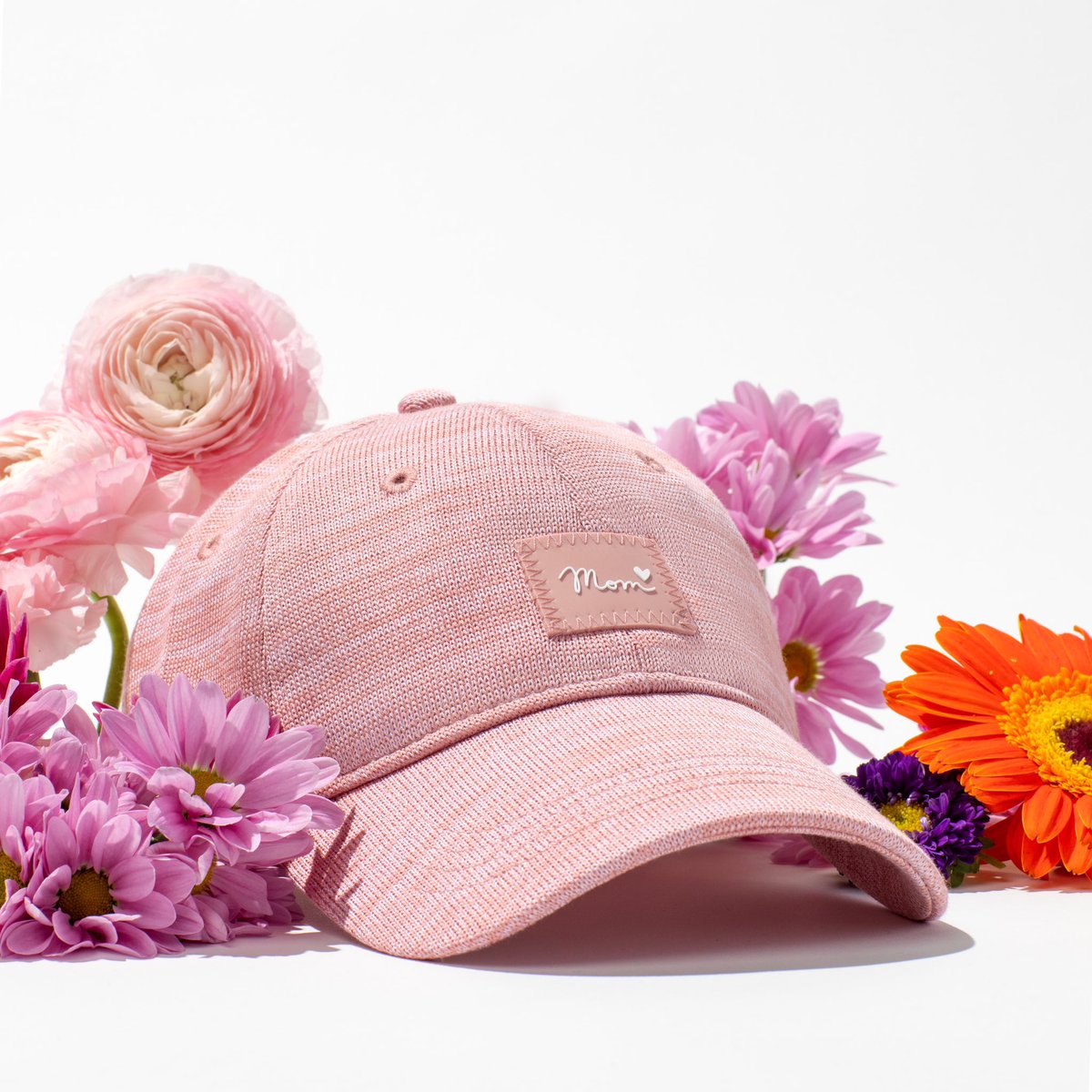 These new special edition Hero Caps have arrived just in time for Mother’s Day! 💐 Give a gift that gives back for mom and join the fight against pediatric cancer.

loveyourmelon.com/collections/mo…