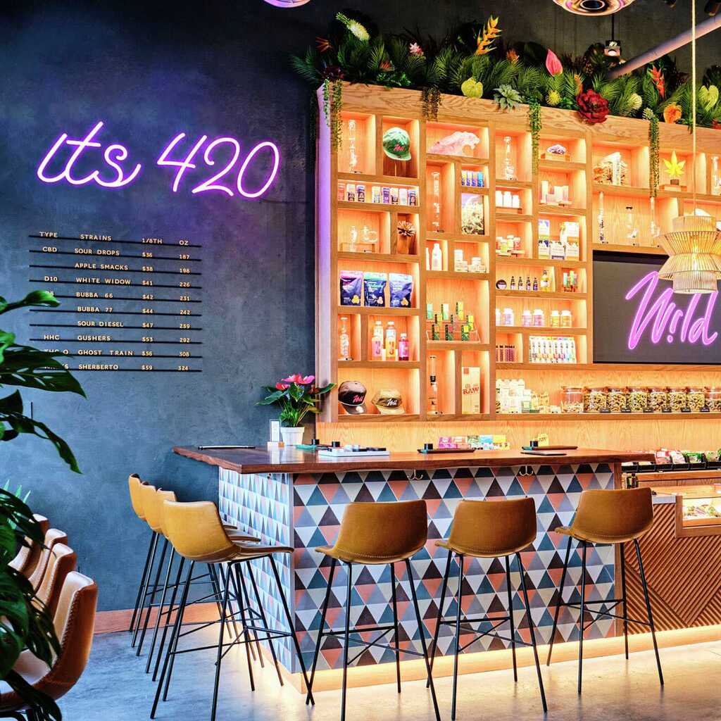 “If you ever miss 4:20, just wait until 4:22. Because 4:22 is 4:20, too.” Enjoy the rest of your time getting baked and having a good time with your friends. Link in bio!

#hiscript #hineon #highlife #cannabis #neon #sign #home #decor #wallartdecor #neon… instagr.am/p/Cr1C2nxpy0S/