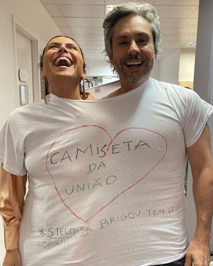 gshow's tweet photo. Eu não sei se salvei essas fotos ou se elas que me salvaram!!! 🥹🥹🥹 Já tô sentindo saudade de Steloisa e vocês??? 🧡 

[📸: Reprodução/Instagram] #Bastidores #Travessia https://t.co/0ftCmZKeAF