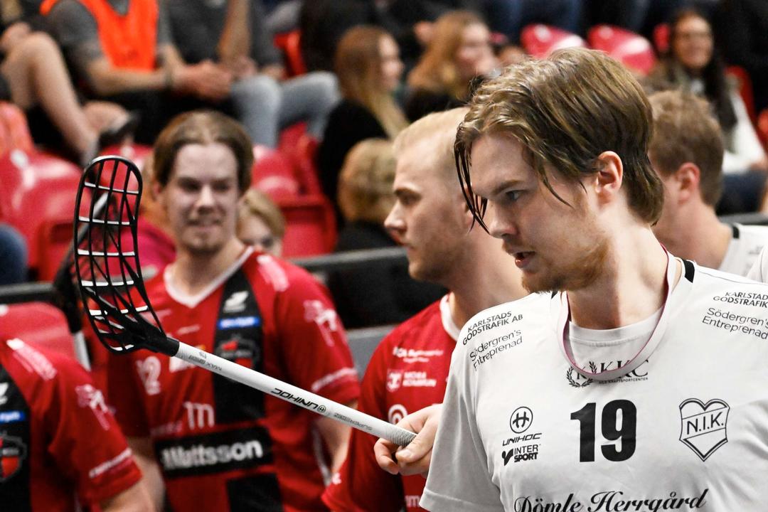 En fjärde Collingbrorsa är klar – precis som Dotteviks kvicksilver

Får de sällskap av "Kicken"?

"Man kan ju drömma"

vf.se/2023/05/04/dot… <a href="/IkNilsby/">Nilsby IK</a>