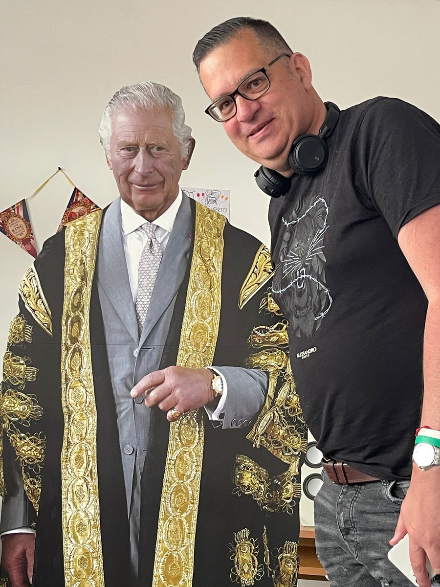 fullbrook_l's tweet photo. Myself and a special guest at the @oneplaceeast Coronation get together this afternoon. https://t.co/YDcuWweEYn