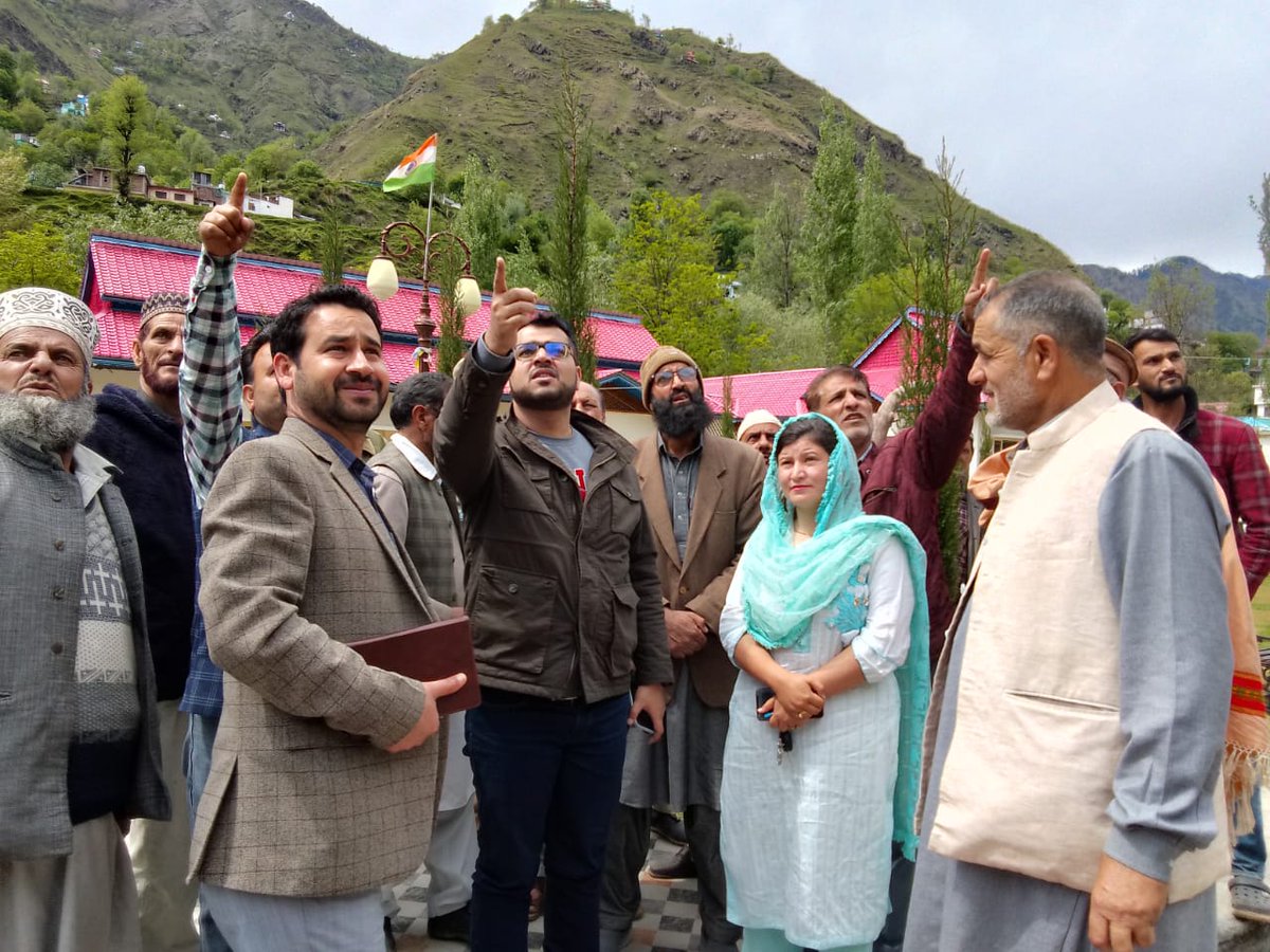 Tahirakhanjk's tweet image. Warm welcome  of DC  Poonch @yasinc_ias
#Peer Ki Gali #Buffliaz # Chandimarh Noor Cafa #interacted with tourists @Divcomjammu @OfficeOfLGJandK @JandKTourism @DICPoonch