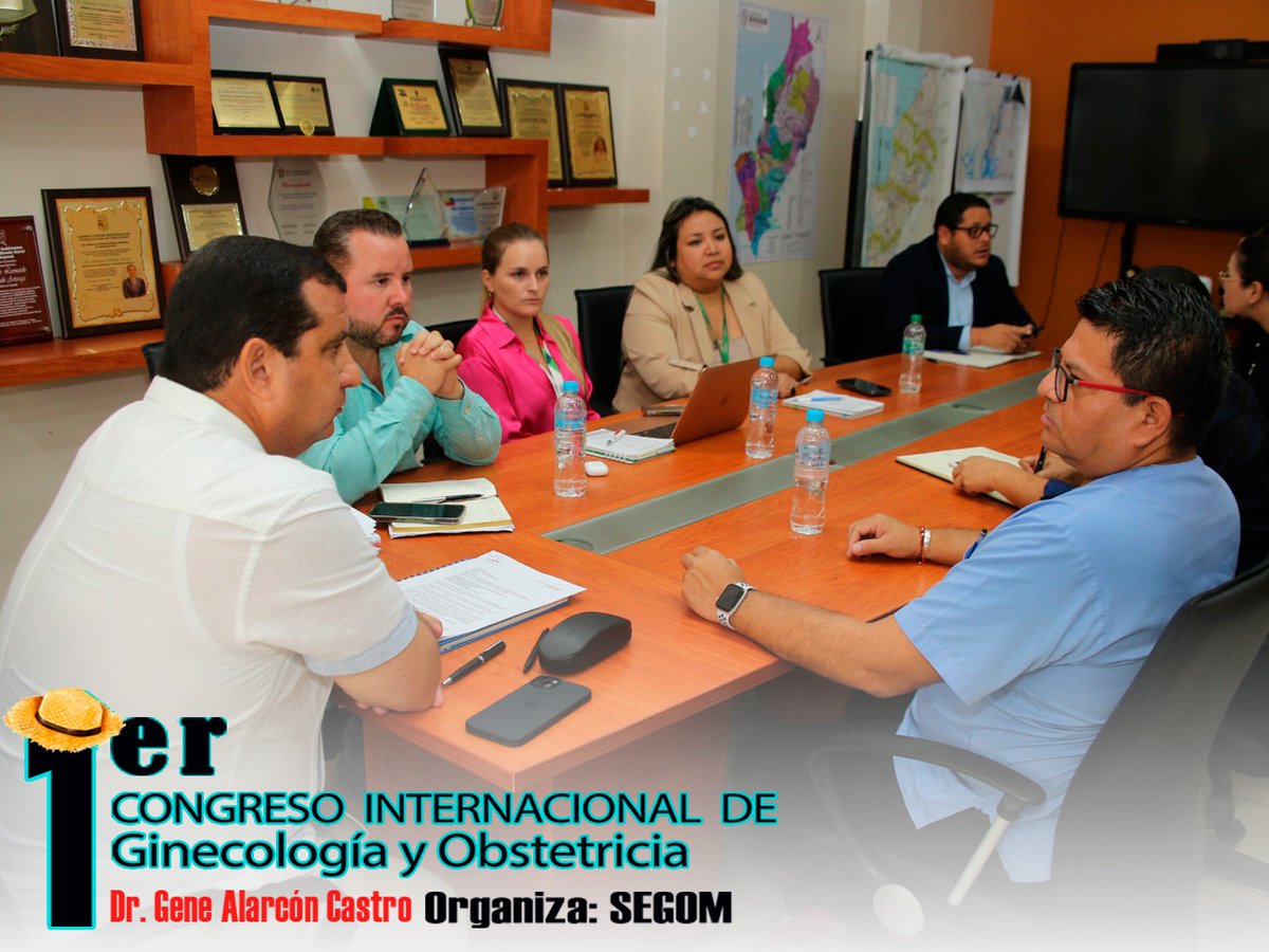 segommanabi's tweet photo. El presidente de la @segommanabi, Dr. Otto Eddy Giler Cantos mantuvo una reunión con el prefecto de #Manabí, el Ec. @Leoorlandoa para da a conocer detalles del 1er Congreso Internacional de #Ginecología y #Obstetricia en #Manta, para lo cual ratificó su asistencia. https://t.co/J0SCvupFOR