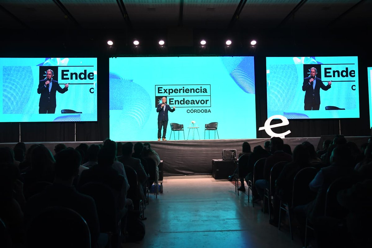 Gracias a <a href="/EndeavorArg/">Endeavor Argentina</a> por hacer esta 19° Experiencia Endeavor en #Córdoba, la segunda más grande del país. Cuando hay en la juventud voluntad de emprender, de arriesgar y decisión de ir para adelante, eso habla claramente de que la sociedad está viva y que tiene futuro. #Hacemos