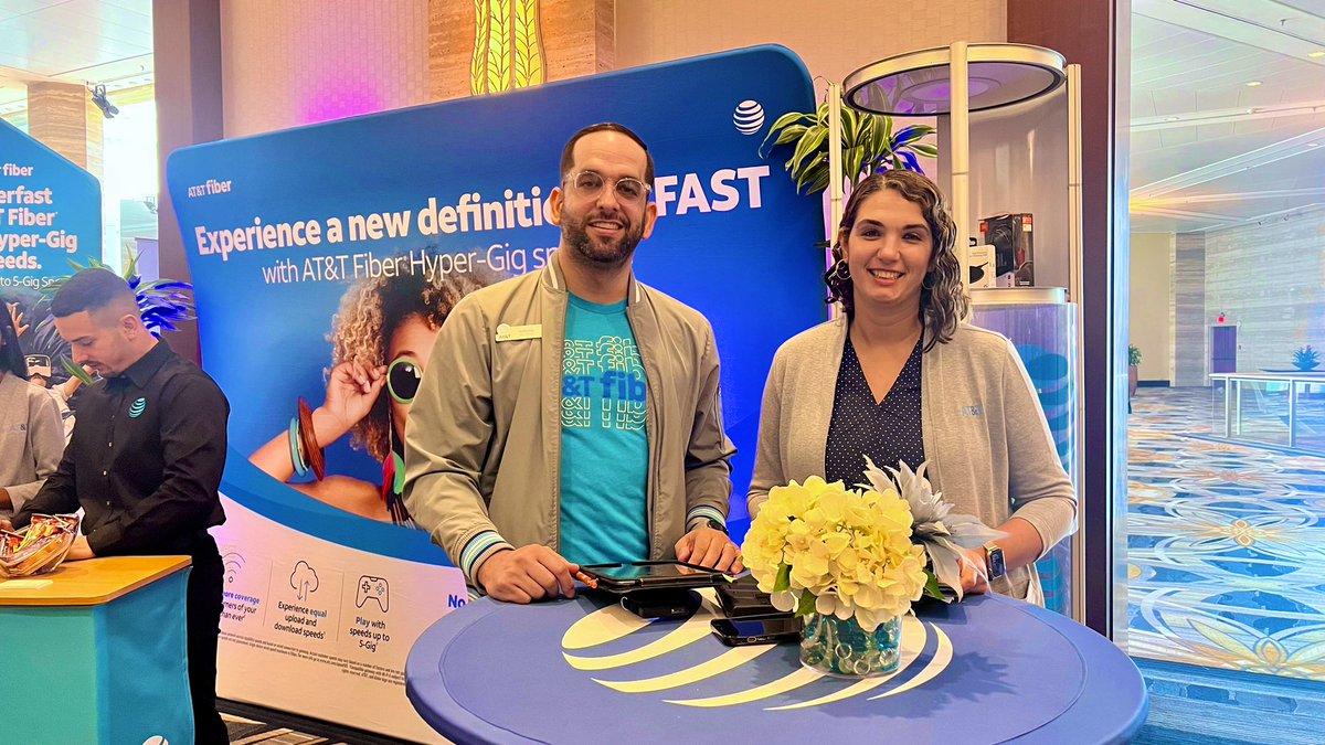 P_Onefla's tweet image. Team Fuego representing at the Women Who Lead Summit!!🔥 #LifeAtAtt #TeamFuego #OneFLA