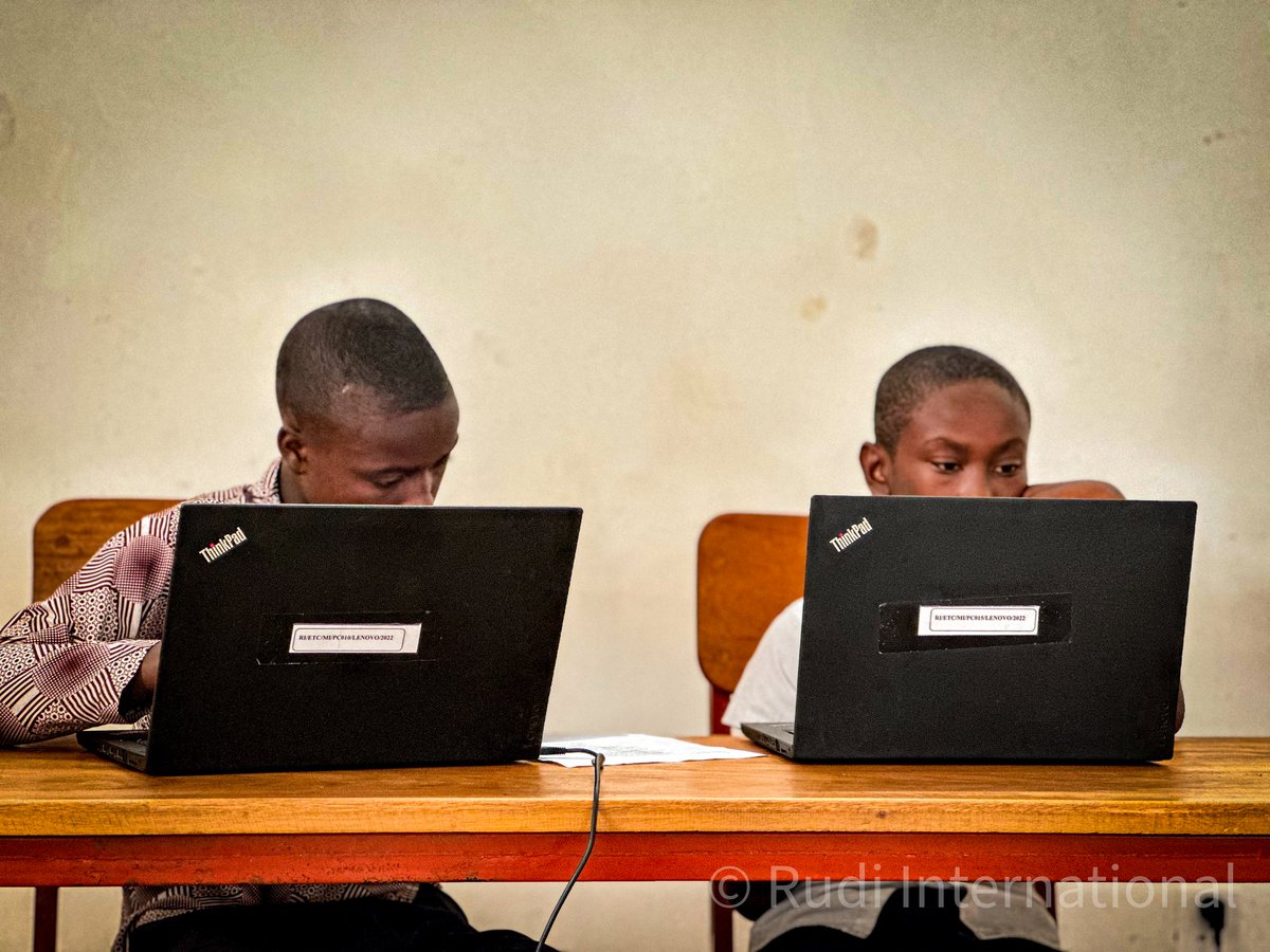 tech_elimu's tweet photo. - Éducation numérique 💻
- Bon climat d'apprentissage 📝
- Concentration🙂
- Pratique 📲
- Suivi✅
Nos apprenants en informatique de base n'ont pas d'excuses pour exceller et s'ouvrir les grandes portes qu'offre le monde actuel.
On vous gratuitement en plus !
#ElimuTech https://t.co/X67AOs7Uxu