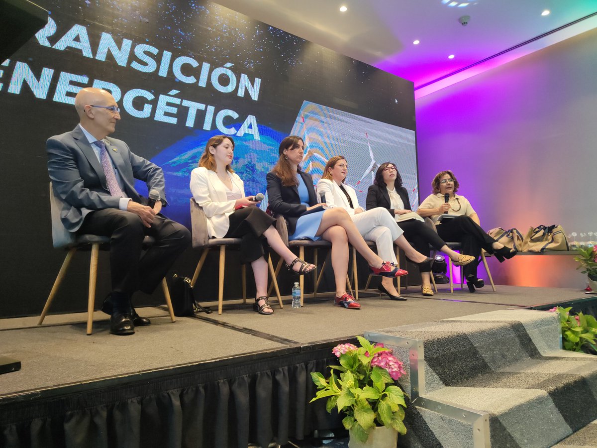 energiahoy's tweet photo. La #TransiciónEnergética es un proceso que avanza que ya no tiene vuelta atrás en México y el mundo; en la hoja de ruta hacia el cumplimiento de los #ODS en combate al #CambioClimático. Panelistas dialogan en 1era edición del #WESS2023. @MERMmx https://t.co/Z9WXNyS3ug