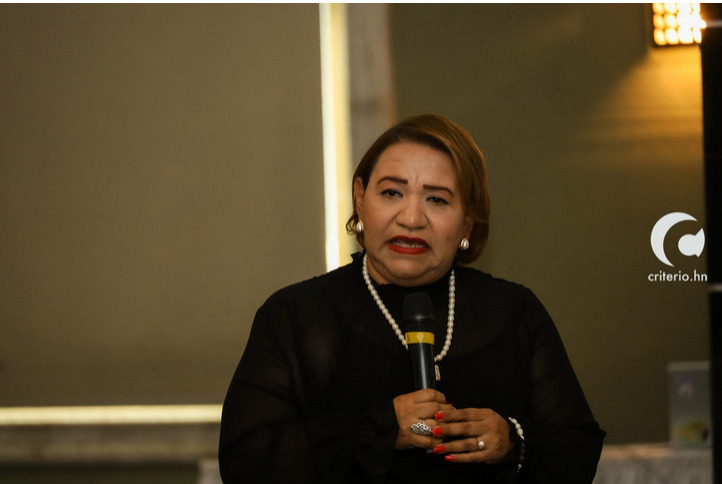 ecumenicas1's tweet photo. Ana García
Honduras ha tenido una falencia, en el sistema de salud, hemos tenido denuncias de empleados y empleadas  que no conocen el protocolo de atención, no se han hecho las  socializaciones, ni saben que existe este protocolo”, 
https://t.co/hTXNIFPNmY https://t.co/gPqOHVwNKO