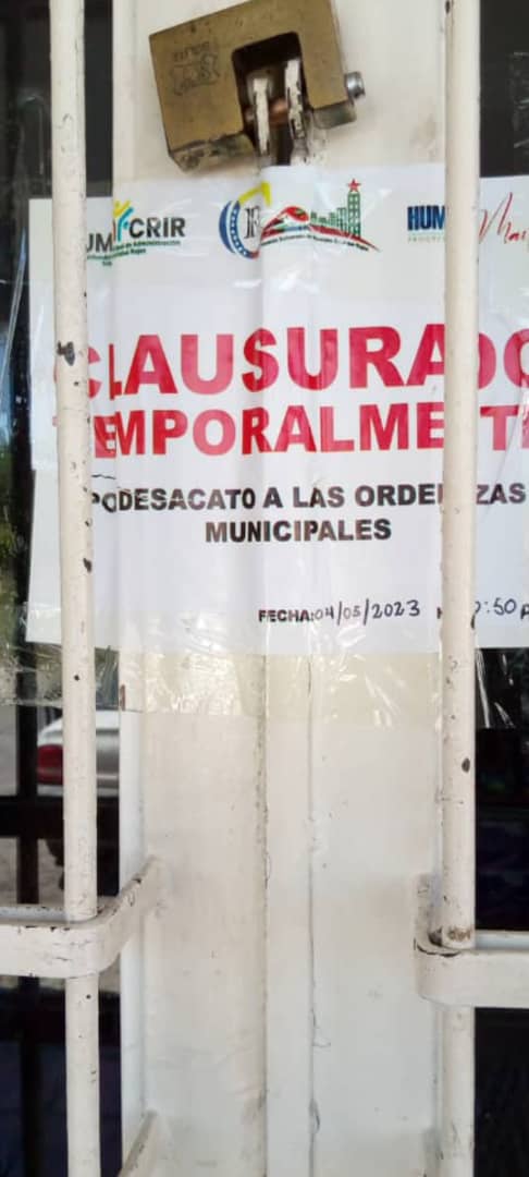 CDCOMERCIANTECH's tweet photo. hoy los comerciantes de Colinas De Betania, son visitados por personal de SUMACRIT y sin providencia, proceden a cerrar comercios de manera ilegal y aplican multas hasta de 9mil $
@fiscaldelpueblo
@nicolasmaduro
@dcabellor
@reportesdeltuy
@lavozdeltuy
@venezuelaencontacto https://t.co/xKoVeVmLJH