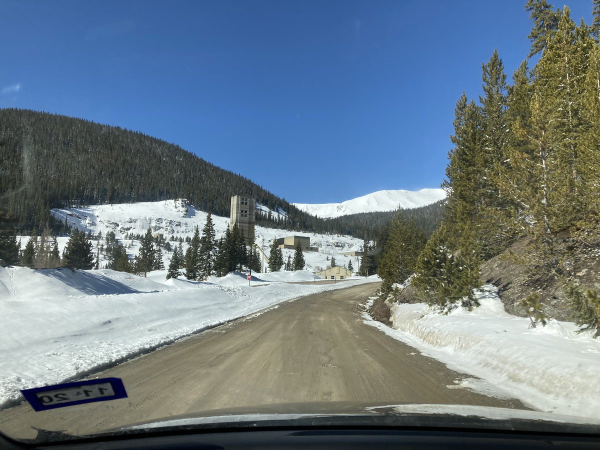 jonpham_'s tweet photo. If Texas had a stupid cousin in the mountain west, it’d be something like Colorado ,,,, this place sucks ! https://t.co/29CLj1Kd5l