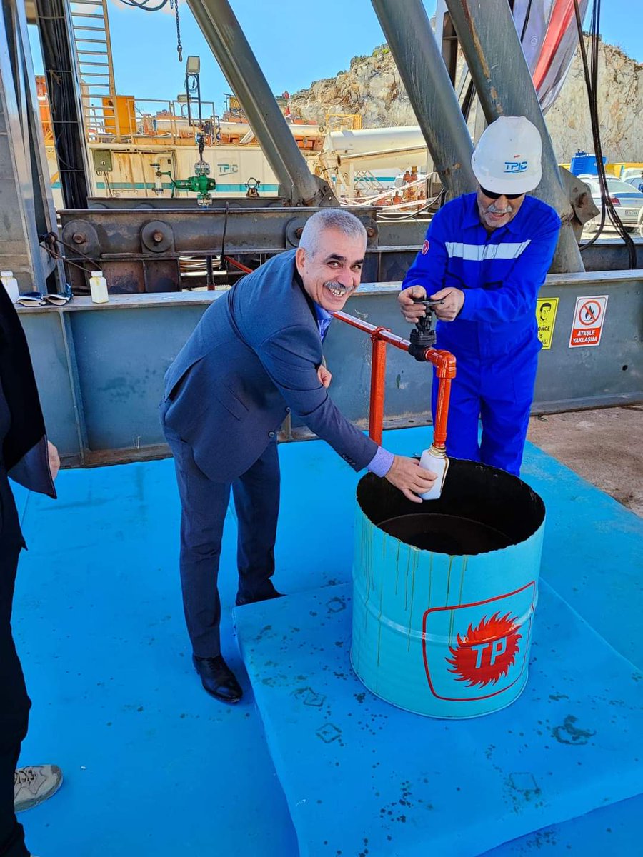 hesar73's tweet photo. Türkiye Petrolleri Anonim Ortaklığı tarafından #Gabar’da yapılan keşfin akabinde açılan petrol kuyusu açılış programına  katılım sağladık.
İlimizin, bölgemizin ve Ülkemizin kalkınması için son derece önemli olan çalışmaların ülkemiz ve memleketimiz için hayırlı olmasını diliyoruz https://t.co/6f4bMev2Y6