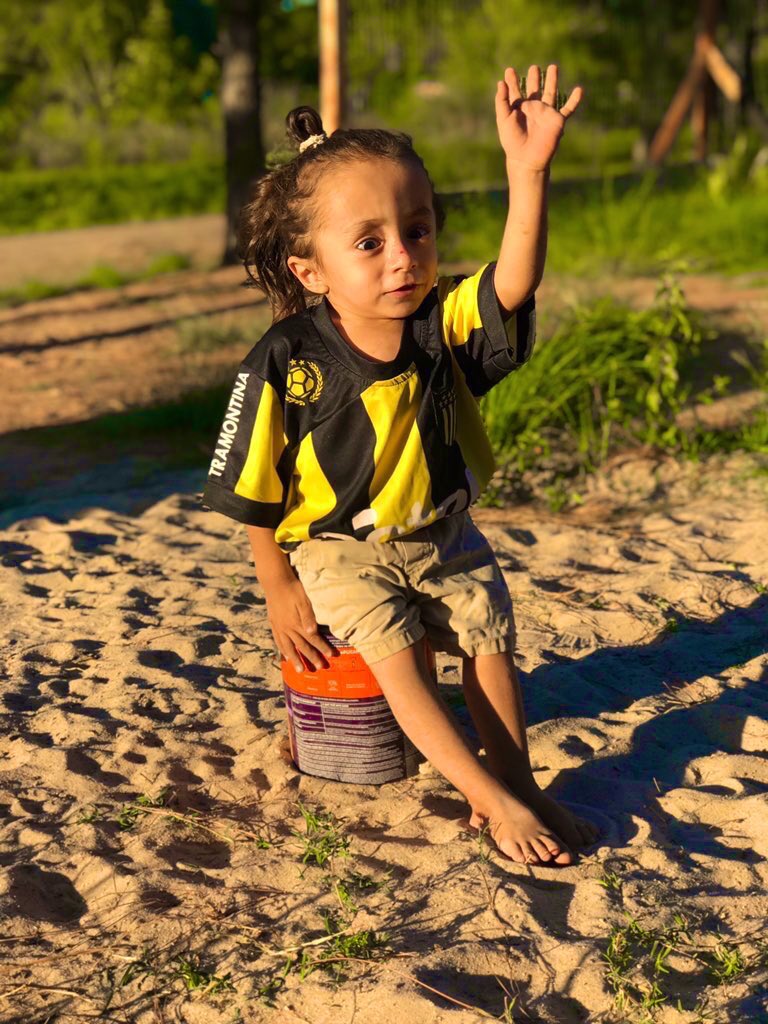 🚨Atención!
Lxs que quieran y puedan sintonicen <a href="/DelSolUy/">DelSol 🔊 99.5</a> <a href="/LaMesa995/">🎩 La Mesa De Los Galanes</a>.