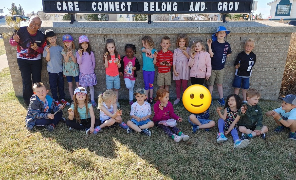 Outdoor learning is filled with creativity and innovation! Can you make a mouse using nature? How can we work together to make a house for the mice? Best quotes of the morning: "Mrs V, nature has the best things." and "Teamwork makes the dream work!" #CCAconnect #rvsed