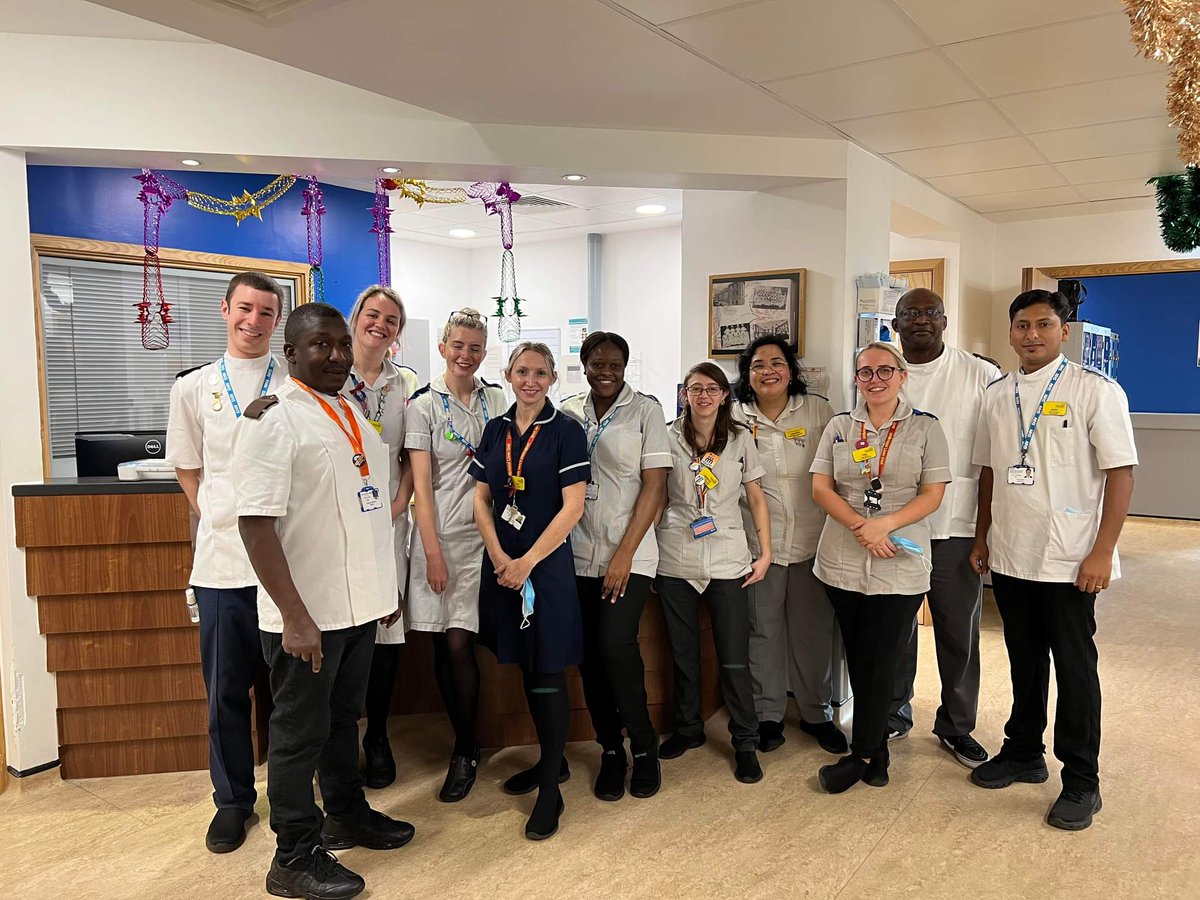 WARD MANAGER vacancy on Ward A900 now out on: jobs.uhbristol.nhs.uk/job/v5264555. It is an amazing opportunity to join this wonderful team and care for an acute group of patients @uhbwNHS @NHS_Jobs