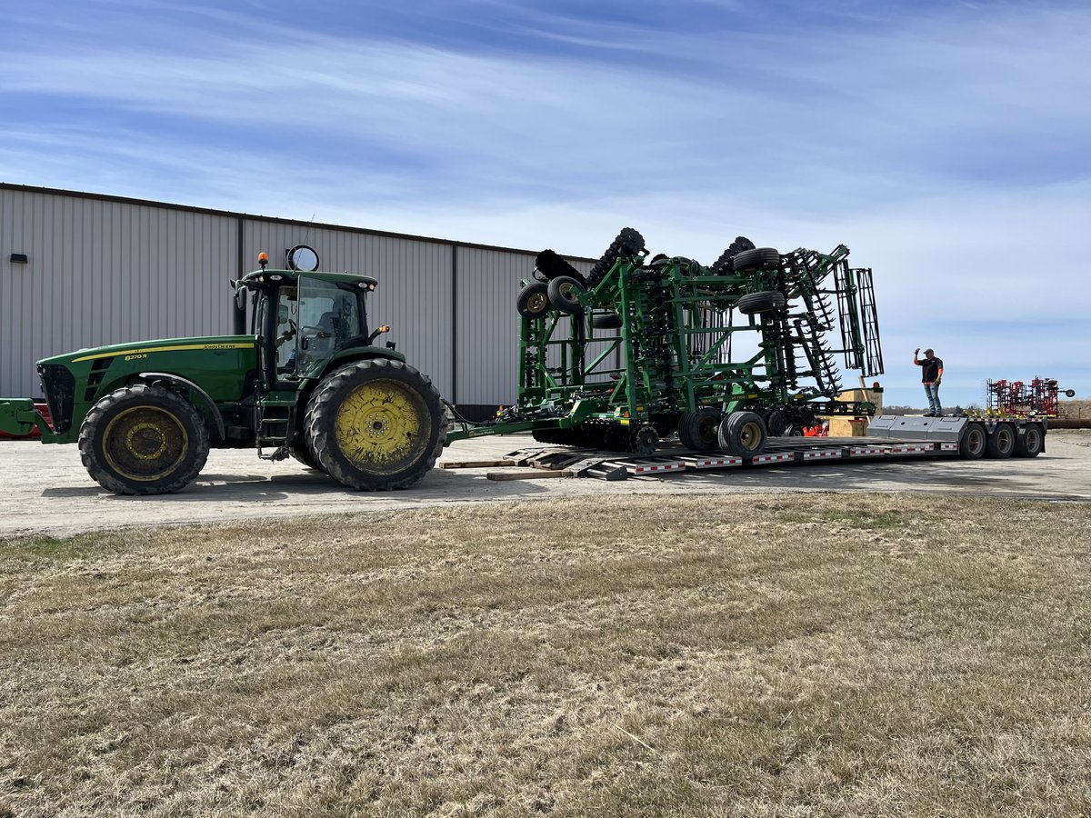 TotalAgInd's tweet photo. Just one of many @GreatPlainsAg machines we've assembled this Spring. This morning a Terra-Max was picked up for a customer. The Terra-Max is fantastic tillage machine for your spring applications! #spring #agriculture #tillage #farming #plantingseason https://t.co/NR9CxAGSOV