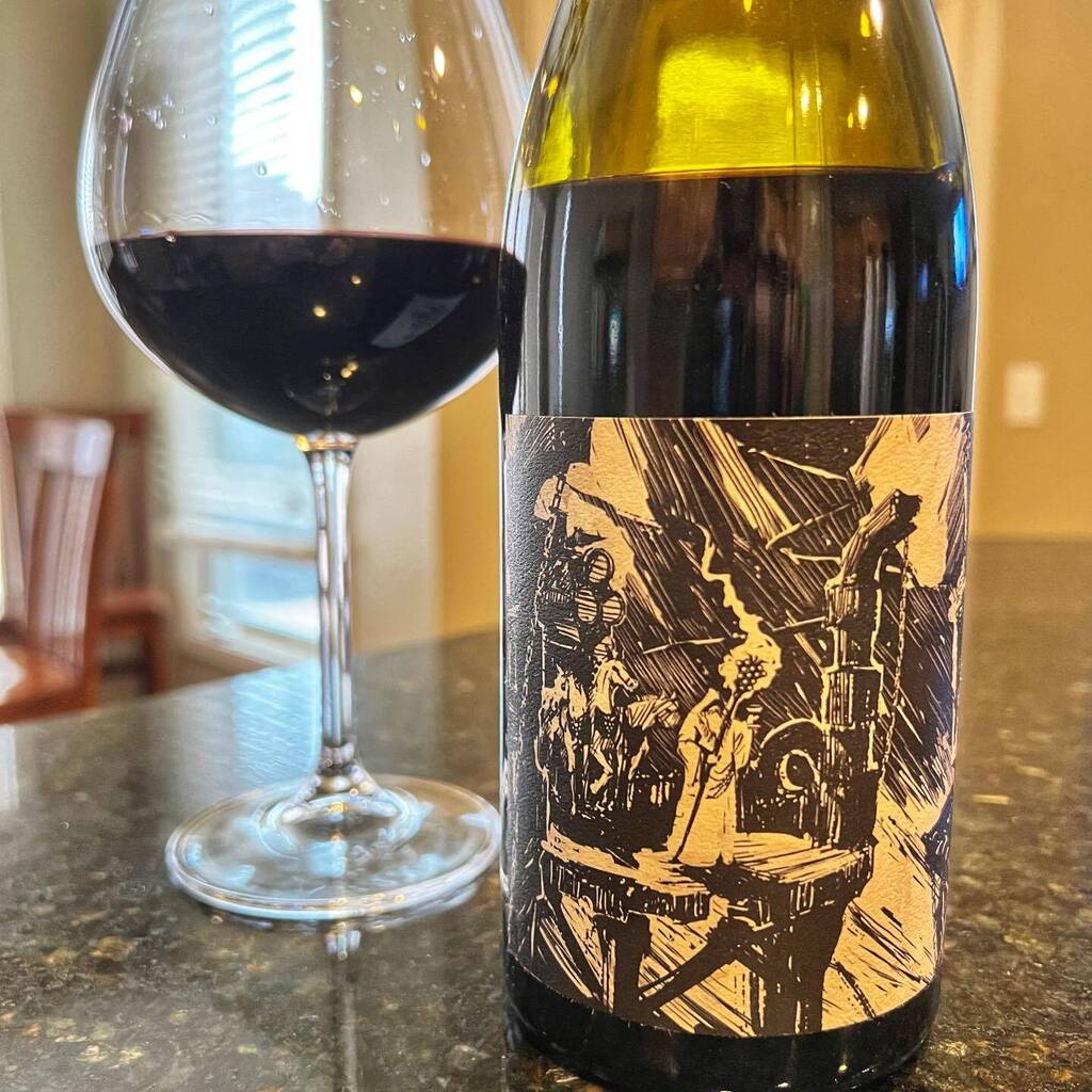 WineByKari's tweet photo. Fun Fact: Rune Wines winemaker, James Callahan, has had a huge history in winemaking in a short time. From Tempe, AZ to Walla Walla, WA to Wairarapa, New Zealand to Sebastopol, CA and back to AZ - this time Willcox. Hard work (and I'm sure a little fun) … https://t.co/VlXQGearnJ https://t.co/q7EkV0gqnx