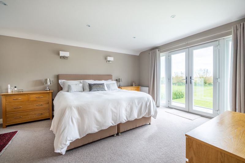 RTEstateAgent's tweet photo. Luxurious space and contemporary elegance at Laurel Farm in beautiful Barton St. David village #Somerset Includes a single-storey cottage plus games room, yoga studio, gym &amp; home office. Call Jaz to view ☎️ 01749 670079 and click https://t.co/jAvDSMKdVZ #property #propertysearch https://t.co/grfM9imsnZ