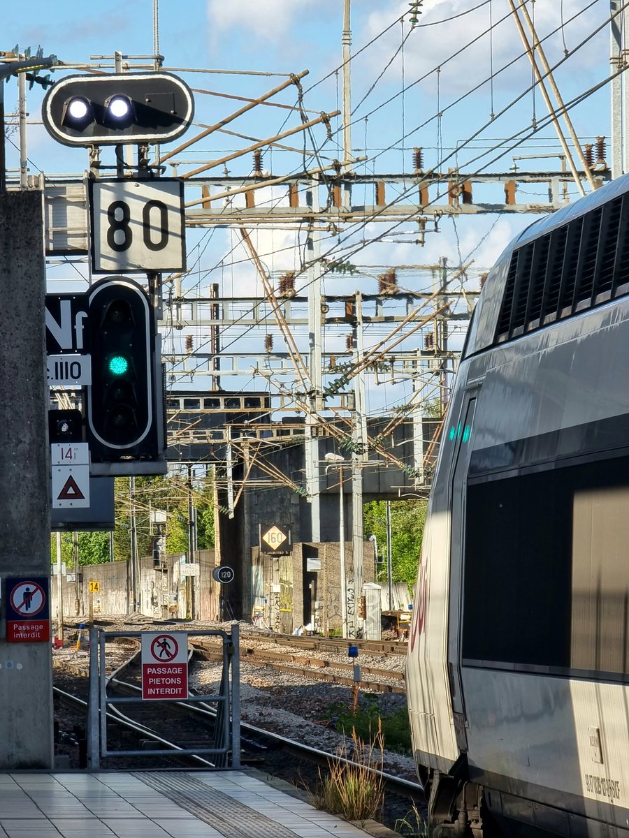 Et un TGV à l'heure, un !