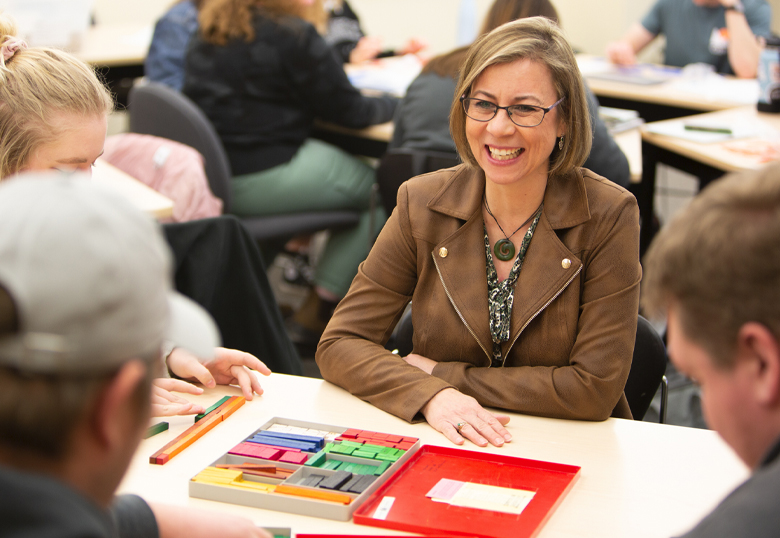 New Master of Education program equips teachers to address reading and math developmental challenges. It is the first time the Faculty of Education has offered a graduate program with a numeracy focus. #uleth #yql <a href="/ULethbridgeEdu/">ULethbridgeEducation</a> ulethbridge.ca/unews/article/…