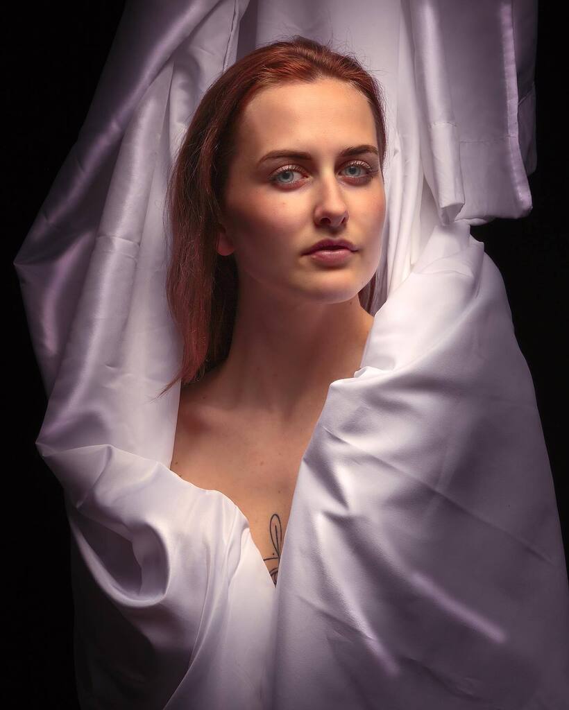 J3photo2's tweet photo. Simple things
Beauty in simplicity: @al.wheys.hungry
#portrait_vision #portrait_perfection #portraiture #soul #greenvillemodel #scmodel #scphotographer #nymodel #greenvillesc #gvlifestyle #naturalbeauty #yeahthatgreenville #sensual #boudoirphotography… https://t.co/lwbo5Zg06k https://t.co/kUzODE2XU8