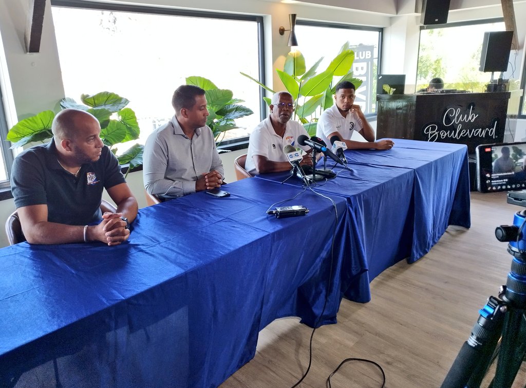 🗞️📻
Today the presentation press conference of the Lito Cup took place in Kralendijk.

Those who have presented the act are Ryan Martha (Youth Commission), Leonard Domcassé (MCB), Ludwig Balentin (FFB) and Sendion Balentin (Cando Studios).

Thanks to all who attended the event.