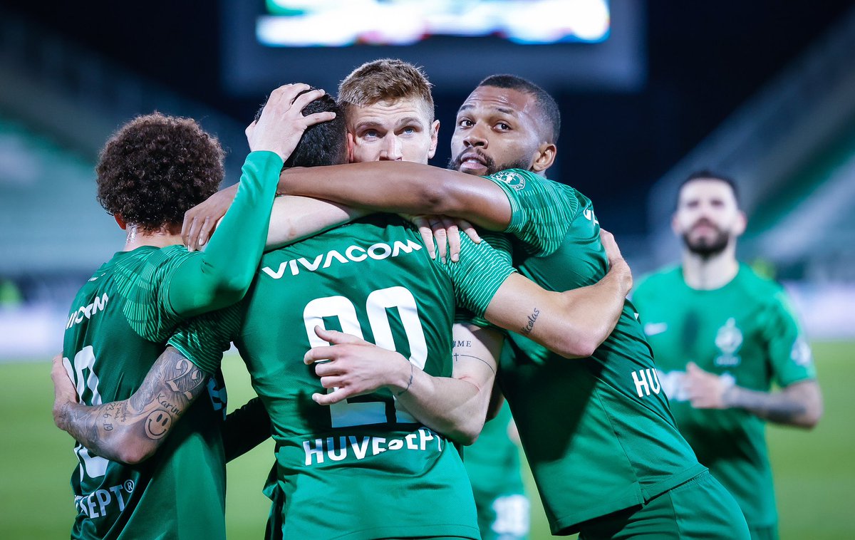 francorusso_'s tweet photo. El buen  n trabajo trae buenos resultados. A seguir así, ¡vamos equipo!💚💪🏼
Good work brings good results. Keep it up, let's go team!💚💪🏼 @Ludogorets1945 https://t.co/HlBgg9QCJF