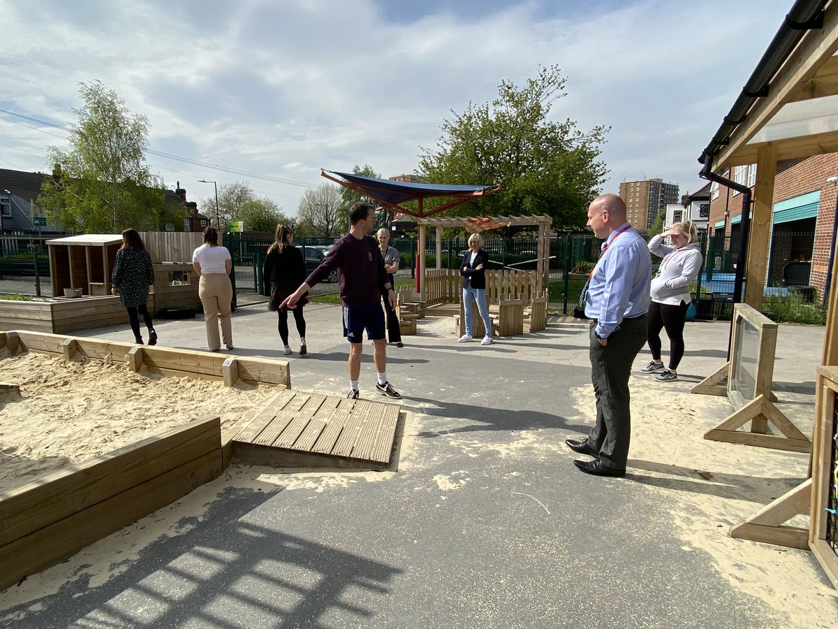 WiffenDean's tweet photo. Evening with @DoncasterMoving phase 2 @We_Are_CAS schools at our second Community of Learning session. Great to discuss the positive impact and changes the framework has made at our schools @YorkshireSport @AlexOgden25 https://t.co/YkVQQqY45N