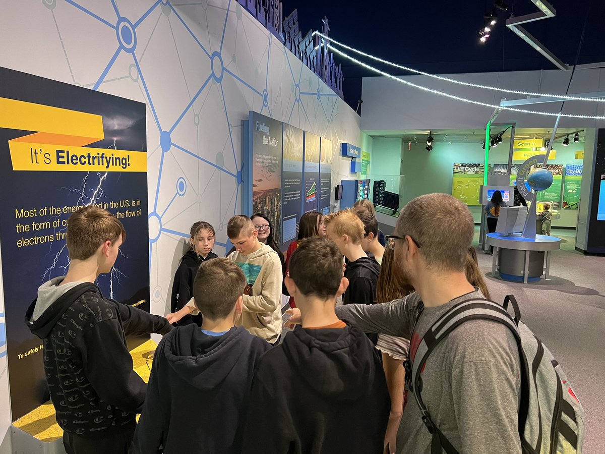 mrswallace78's tweet photo. Super fun day at COSI 🥼🧬🧫🇪🇬 @CirclevilleCity https://t.co/NuscbaAXHj