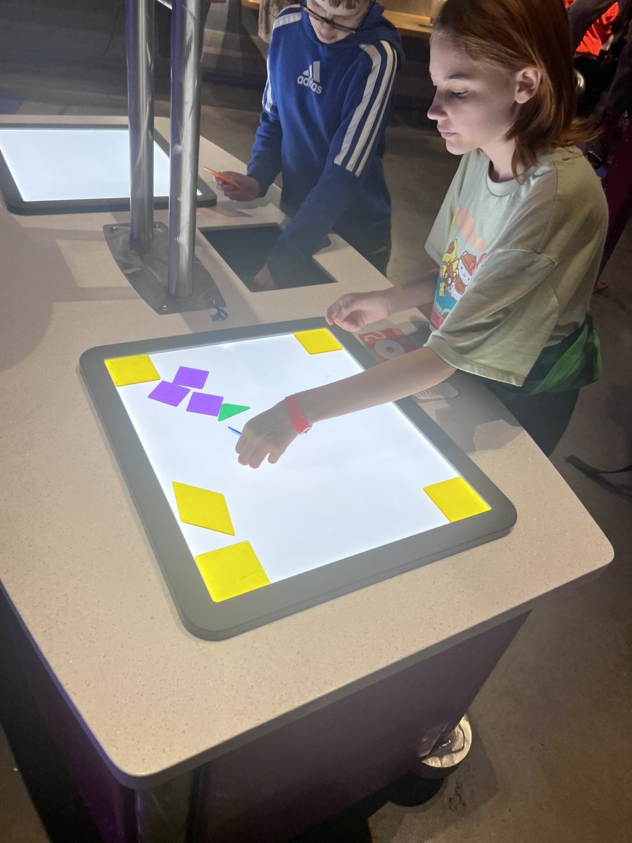 mrswallace78's tweet photo. Super fun day at COSI 🥼🧬🧫🇪🇬 @CirclevilleCity https://t.co/NuscbaAXHj