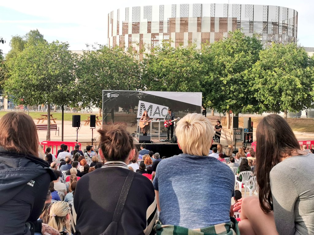 AjMislata's tweet image. 🤩 #MAC2023

Alcem el teló de la IX Edició del festival d&apos;arts escèniques als carrers de #Mislata 

🎤 I ho fem amb l&apos;actuació de @nenadaconte

🎉 A gaudir del MAC fins al 14 de maig!!