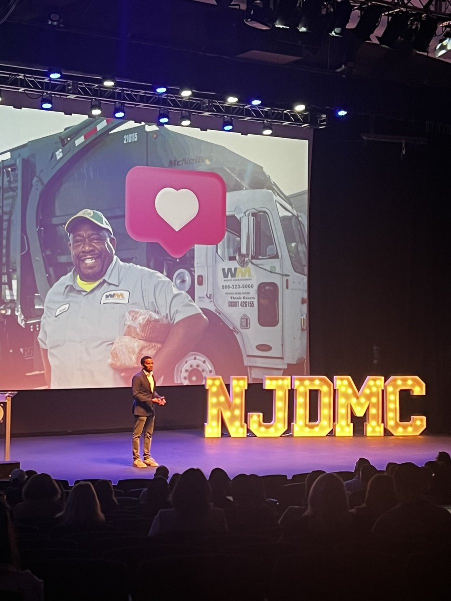 AshleighRod123's tweet image. #MayThe4thBeWithYou at the #NJDCM with @JavidLouis  social media and brand ambassadors for your company! #semgeeks
