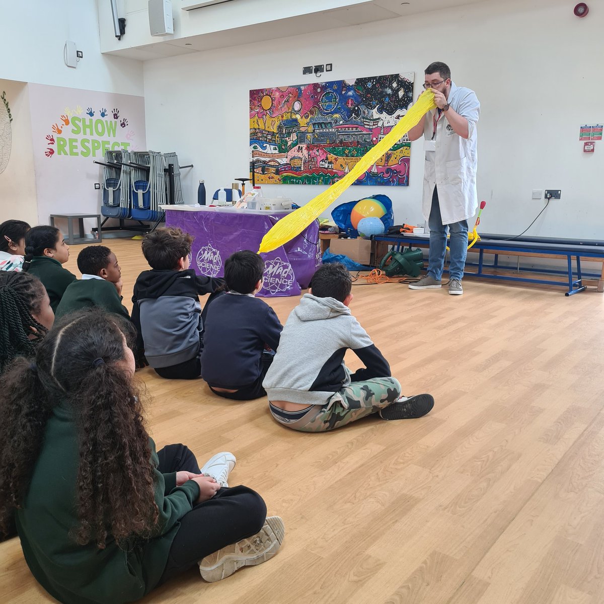 MissBegum10's tweet photo. A fantastic Mad Science Show today! Thank you @MadScienceWales we learned alot about forces today and have got lots of ideas for our application project ๐ ๐ ๐งโ๐ฌ๐จ๐ฝโ๐ฌ #InceptionWeek https://t.co/S2ozG0SF9j
