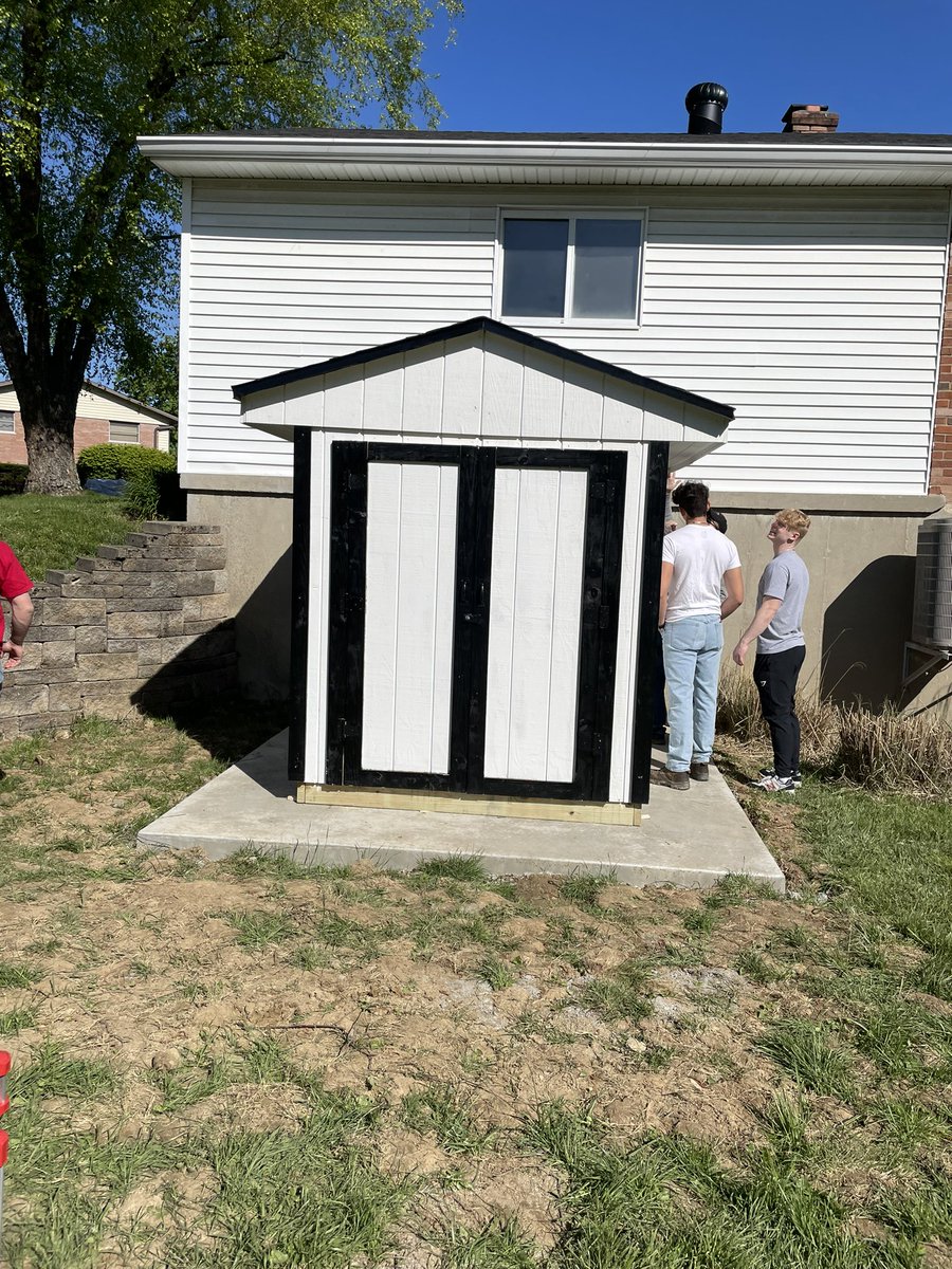 VictoriaBerling's tweet photo. Check out this custom shed built by Enzweiler HS students and delivered today. Win/win for the students and the homeowners! https://t.co/0zd4TYYj5e