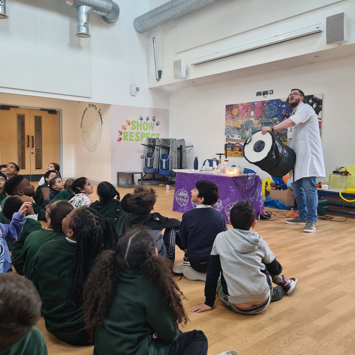 MissBegum10's tweet photo. A fantastic Mad Science Show today! Thank you @MadScienceWales we learned alot about forces today and have got lots of ideas for our application project ๐ ๐ ๐งโ๐ฌ๐จ๐ฝโ๐ฌ #InceptionWeek https://t.co/S2ozG0SF9j