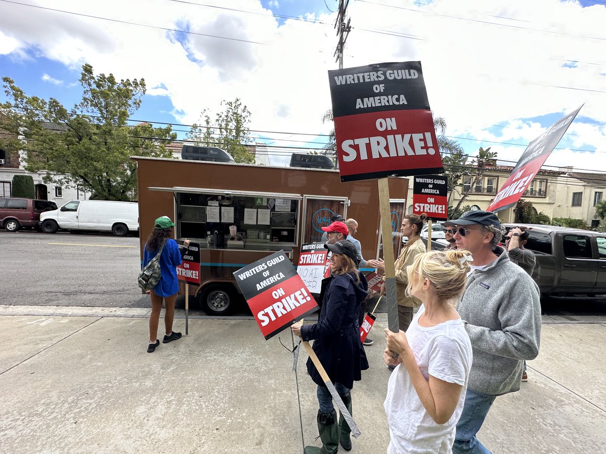 PaulRoseJr's tweet photo. #wgaStrike we got coffee!! Free for picketers! Can’t physically be here? Stand in #solidarity with #WGASTRONG @CrosmanDavid https://t.co/B7Jn0rsCTp https://t.co/lp7AIBl1b2