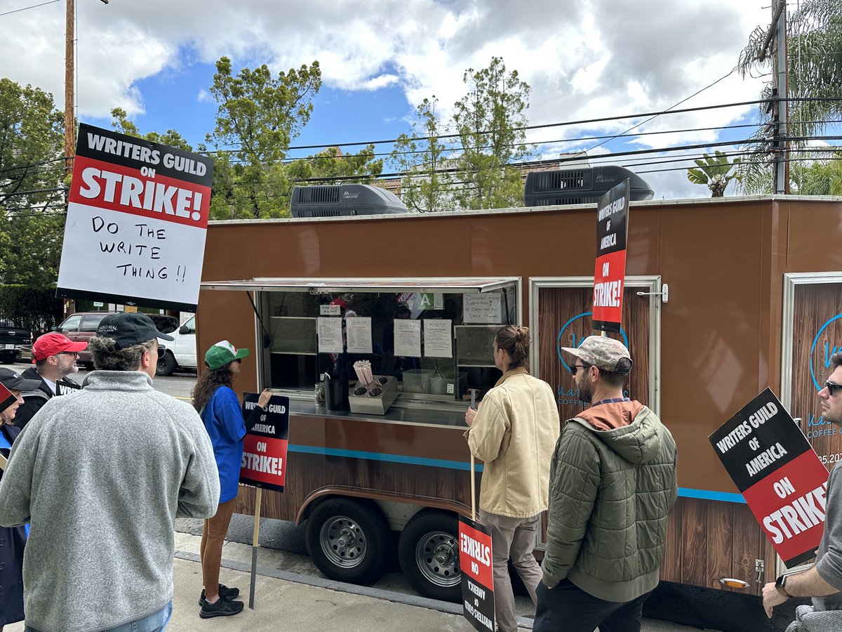 PaulRoseJr's tweet photo. #wgaStrike we got coffee!! Free for picketers! Can’t physically be here? Stand in #solidarity with #WGASTRONG @CrosmanDavid https://t.co/B7Jn0rsCTp https://t.co/lp7AIBl1b2