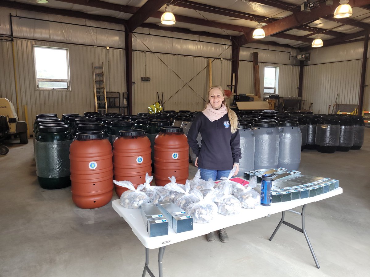 Reminder: if you pre-ordered a rainbarrel,  pick up is today from 2-6 at 693 Mass. Ave. No additional barrels are available for sale at the event. The forecast looks good for getting a quick fill up! #water #conservation