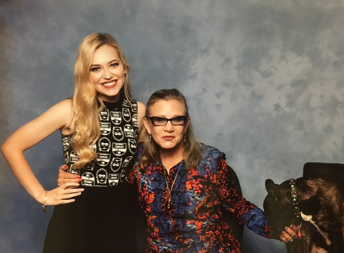 LeannaParsons's tweet photo. In 2016 I met Carrie Fisher and @Joel_Quirk met @MarkHamill at Star Wars Celebration. 
One week later I got a job at the same office as Joel and today we live together and do Star Wars things so MAY THE FOURTH BE WITH YOU 💥 https://t.co/6aywR2TAKN