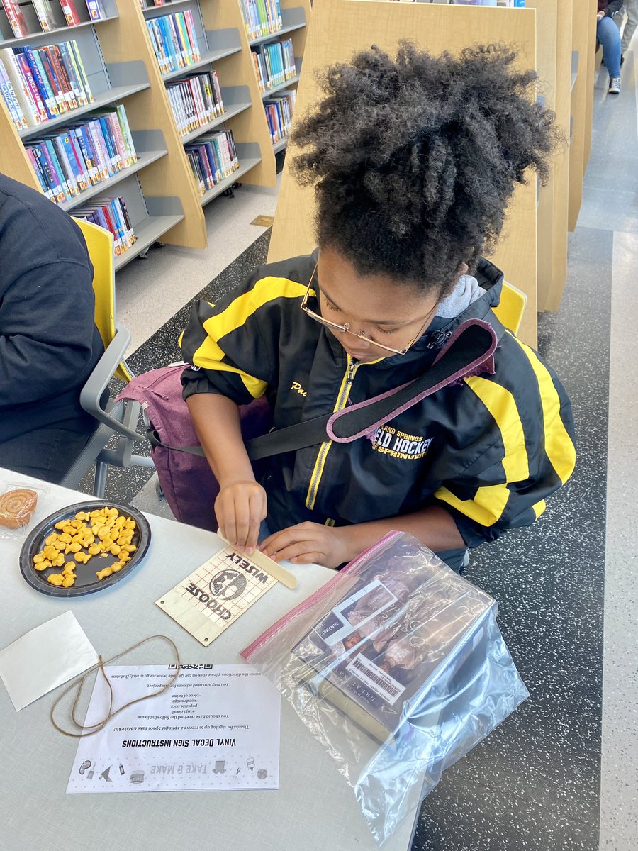 HSHS Library tweet media