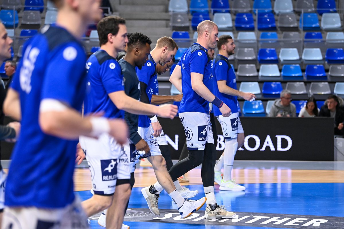 crmhb's tweet photo. 𝗦𝗼𝗶𝗿 𝗱𝗲 𝗺𝗮𝘁𝗰𝗵 𝗮̀ 𝗹𝗮 𝗚𝗹𝗮𝘇 𝗔𝗿𝗲𝗻𝗮 ⚡️
Un gros attendu face au @mhbofficiel, 3ème du championnat. Nos Irréductibles devront sortir une très grosse prestation pour bousculer son adversaire. 👊🏻
Avec vous les gars 💙🤍
#CESMON | #LesIrréductibles 🔵⚪️ https://t.co/fzYX9EaFRX