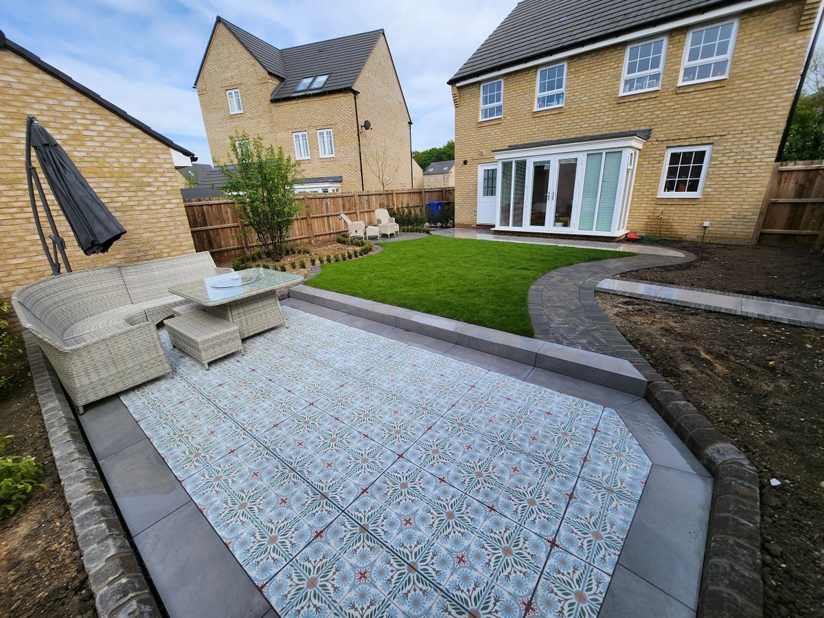 ProjectLandsca3's tweet image. One of our recent projects in Bury St Edmunds, a full garden design and build. 
Marshalls products were used throughout including decorative Botanic and Savanna linear pavers.
One of our favourite projects this year.

#gardendesign #garden #home
