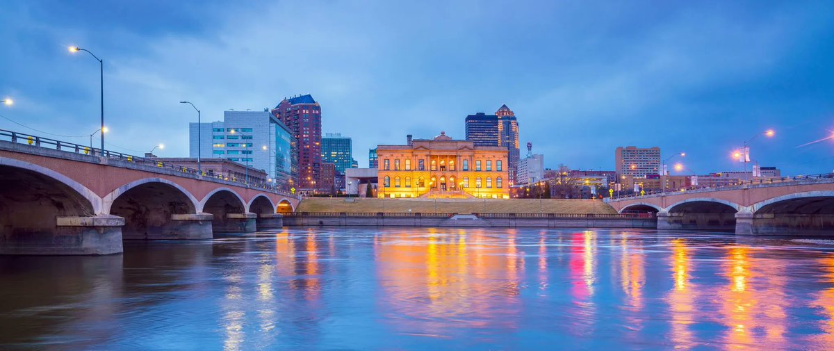 HandleUS's tweet photo. This guide discusses everything you need to know about the two Iowa preliminary notices required to secure mechanics lien rights, including the best practices to keep in mind. Read on: https://t.co/FN2DSMHsuH https://t.co/wF00Dk6JVf