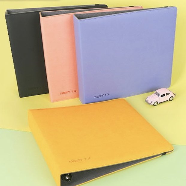Inseo_CK's tweet photo. ⟢ พร้อมส่ง

แฟ้มสะสมการ์ด 12 ช่อง 
• ขนาดแฟ้ม 32x35cm
• สันแฟ้มหนา 7cm
• มี 3 สี (ดำ/ม่วงเหลือบฟ้า/ชมพู)
• (ฟรี)ไส้แฟ้มจำนวน 20 แผ่น

ราคาเล่มละ 1050฿ (ส่งฟรีEms)
#แฟ้มการ์ด #แฟ้มเก็บการ์ด #แฟ้มสะสมการ์ด #แฟ้มใส่การ์ด https://t.co/SPNzfs82KD