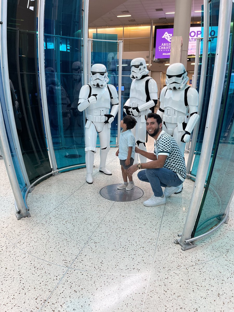 DFW Airport tweet media