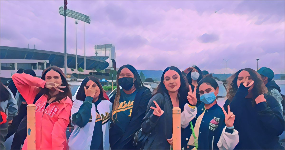 trashsista's tweet photo. #atthecoliseum https://t.co/xaDkE66PCK