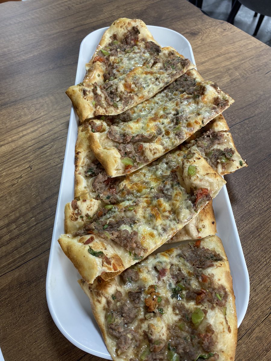 hesaniko's tweet photo. döner istedik lahmacun geldi https://t.co/Kaj1s53my7