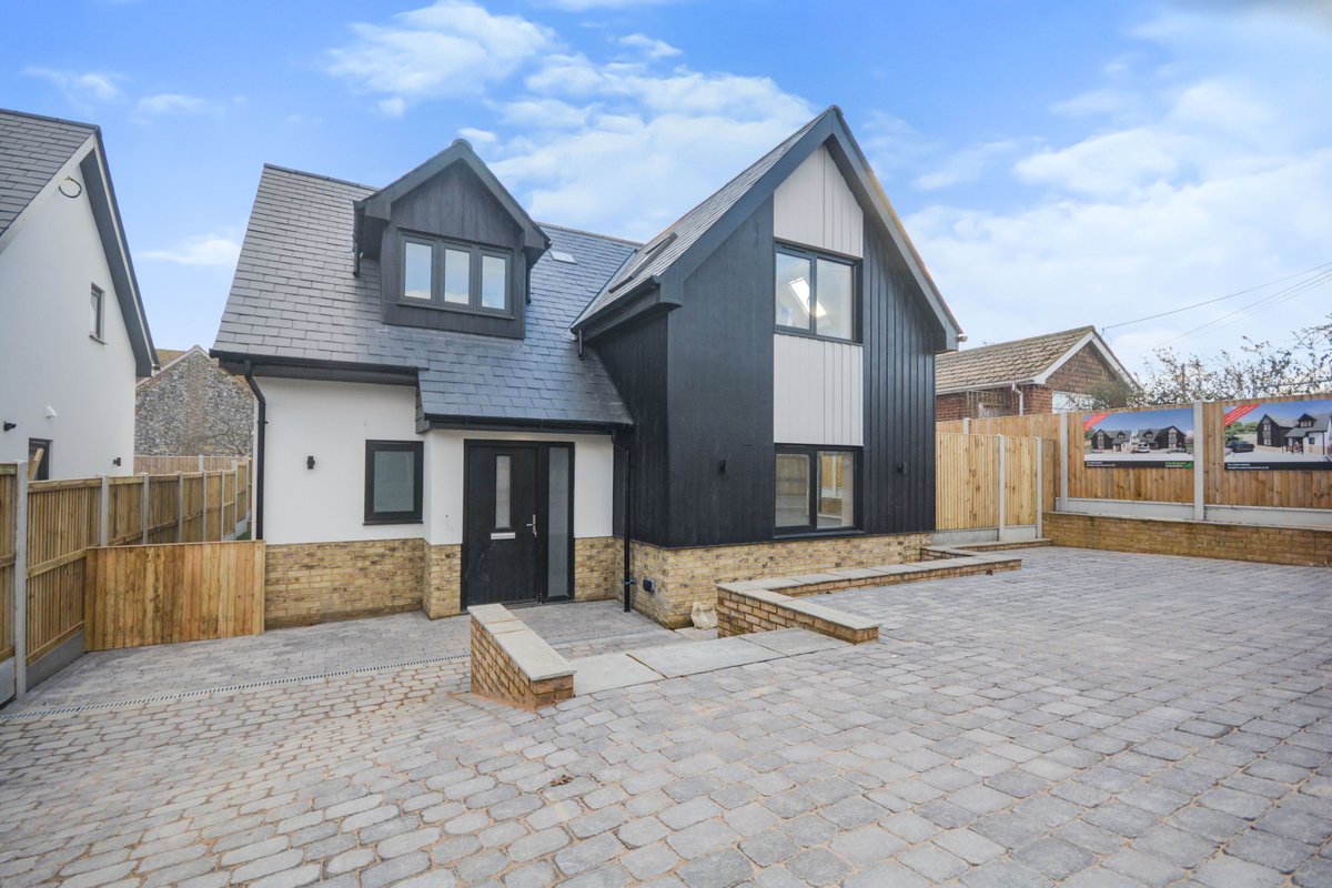 CookeCo's tweet image. Discover your dream home with Cooke &amp;amp; Co! 😍🏡 Explore our new 3-bedroom detached house in Broadstairs, Kent, now offered at a new price! #NewPrice #CookeAndCo #KentHomes #DreamHome
bit.ly/41efHq8