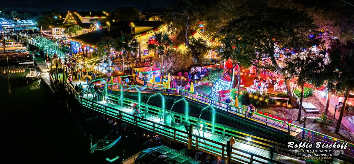 PixelProDisplay's tweet photo. See more of our designs and displays from past events at https://t.co/gz6qt2RN6u!
.
.
. 
#PixelProDisplays #ChristmasLights #NextLevelLightDisplay #HolidayLights #HolidayLightShow #LightShows #HolidayLightEnthusiasts https://t.co/m4HwS51Uth