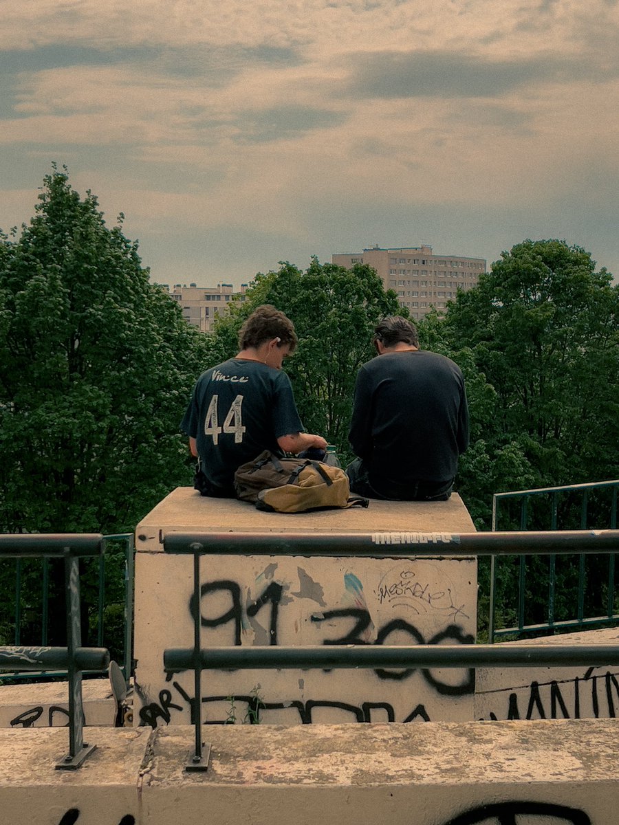 j’habite Belleville depuis quelques semaines et je suis déjà fasciné par les possibilités que le quartier offre en termes de street photo 📸