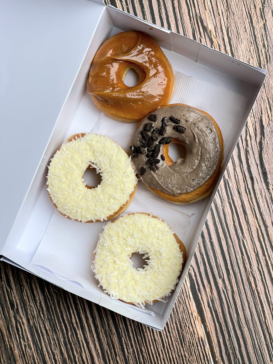 hadyxarh's tweet photo. Introducing to you Scrumptious doughnuts

Location Abuja
  
    Price list
 box of 3 2500 
 box of 4 3400
 box of 6 5000
 Alphabet doughnuts 650
 
kindly retweet https://t.co/xQrTwJ6Wdp